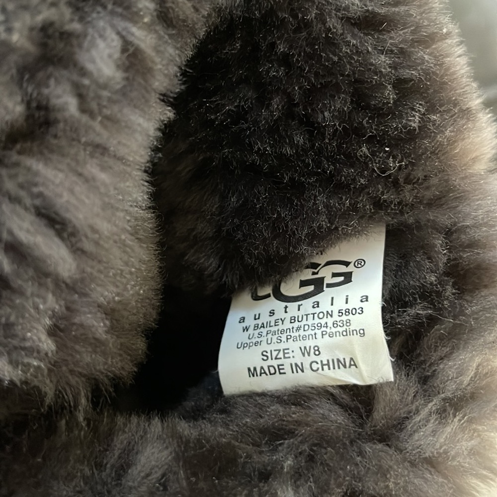 Ugg Bailey Button Boot - Picture 9 of 13